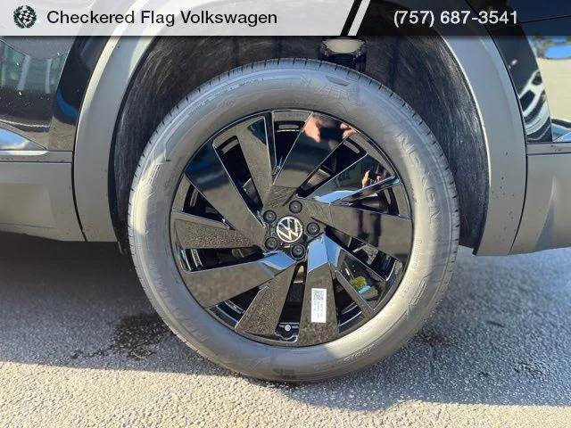 New 2026 Black Volkswagen 2.0T SE w/Technology image 9