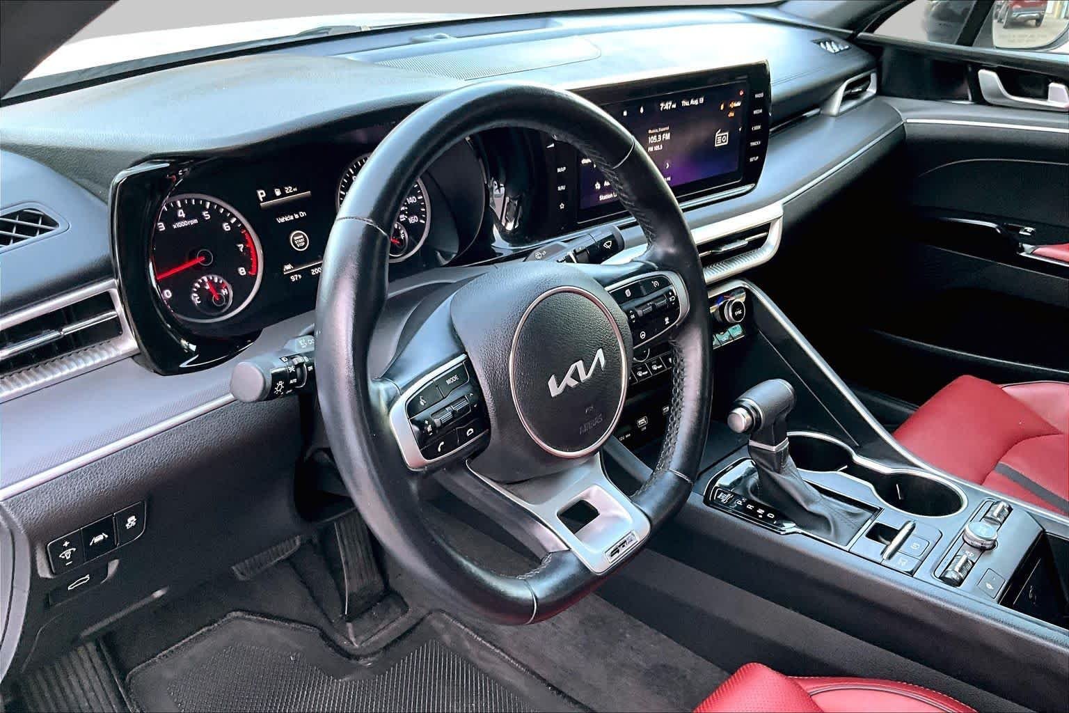 Used 2023 Glacial White Pearl Kia GT-Line image 17