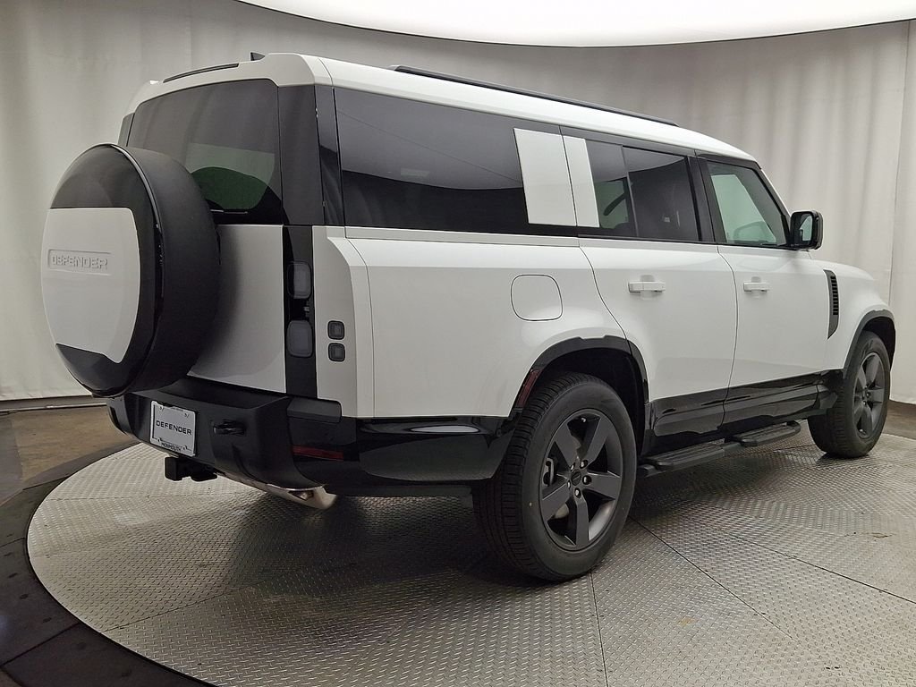 New 2026 Fuji White LAND ROVER X-Dynamic SE image 3