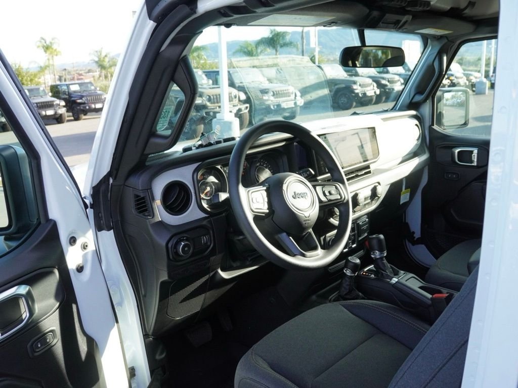 New 2026 Bright White Clear-Coat Exterior Paint Jeep Sport image 18