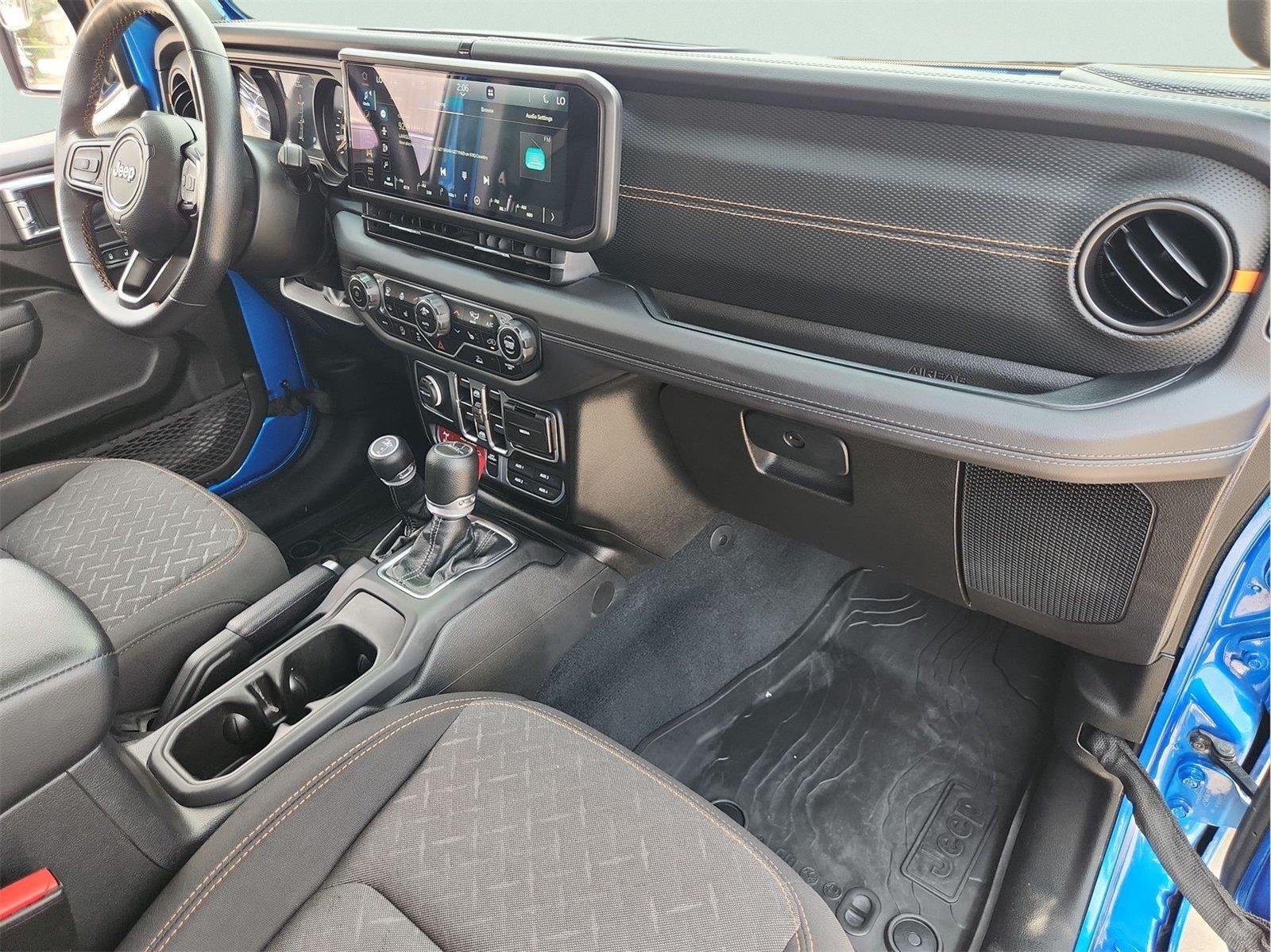 2024 Jeep Gladiator photo 28 of 33