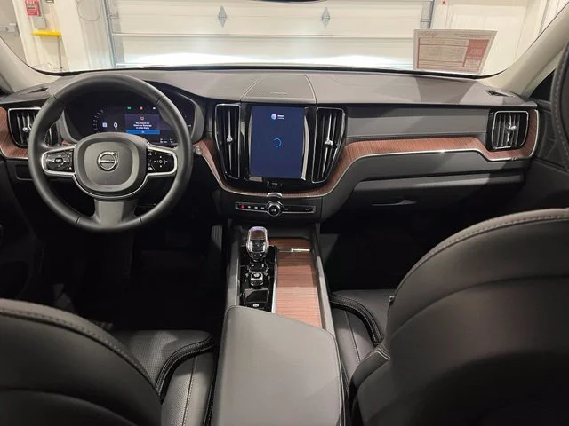 Certified Used 2024 Onyx Black Volvo Ultimate image 11