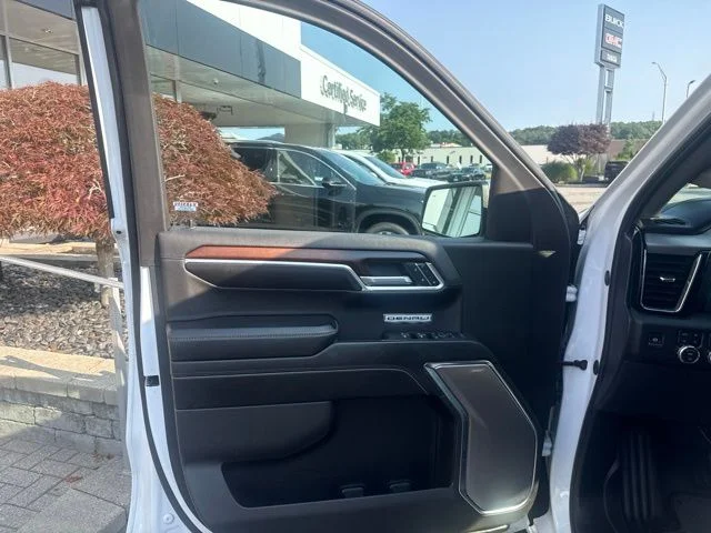 Used 2024 White GMC Denali image 13