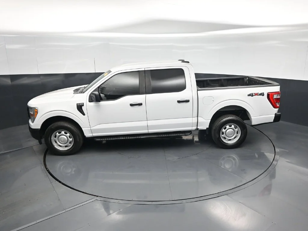 Used 2021 White Ford XL image 35
