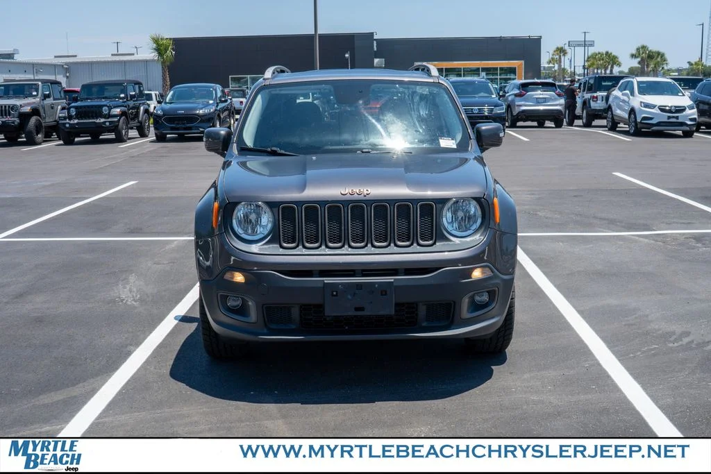 Used 2016 Granite Crystal Metallic Clearcoat Jeep Latitude image 9