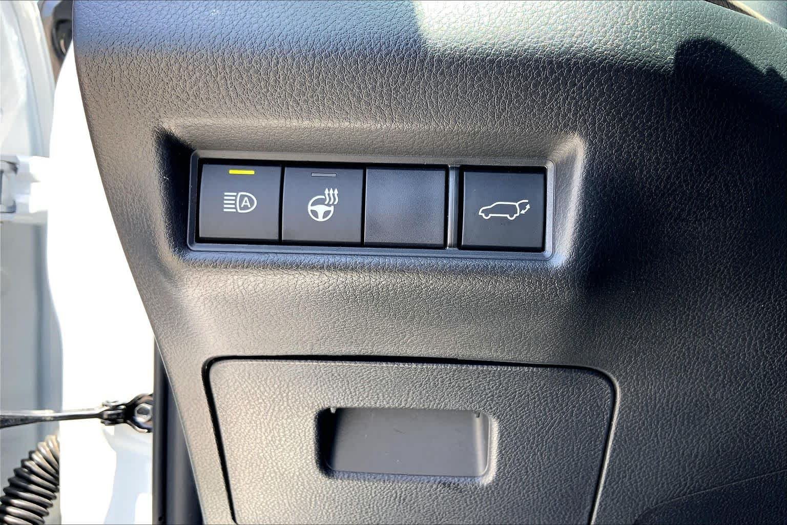 Certified Used 2026 Wind Chill Pearl Toyota Platinum image 33