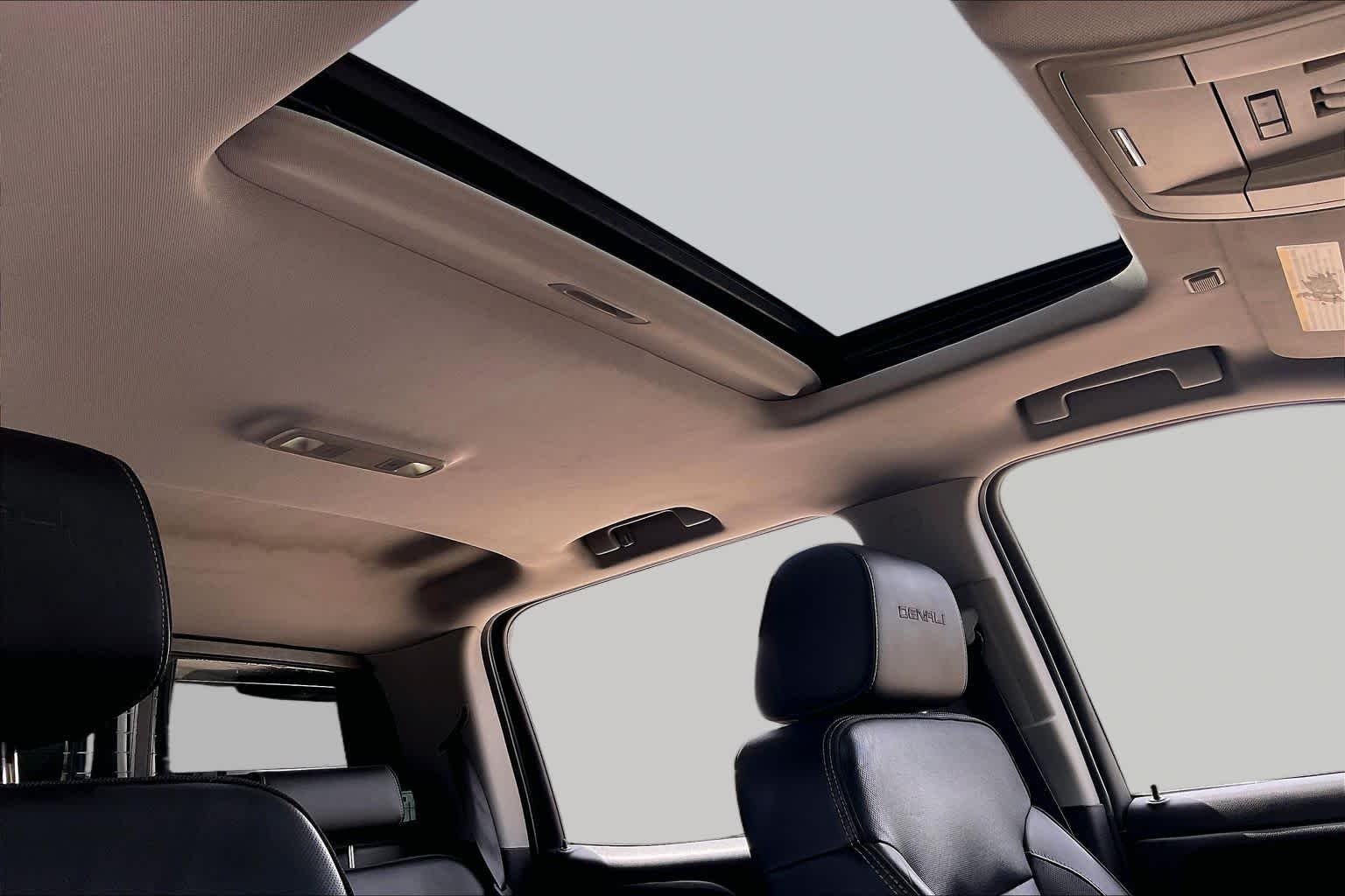 Used 2015 Onyx Black GMC Denali image 13