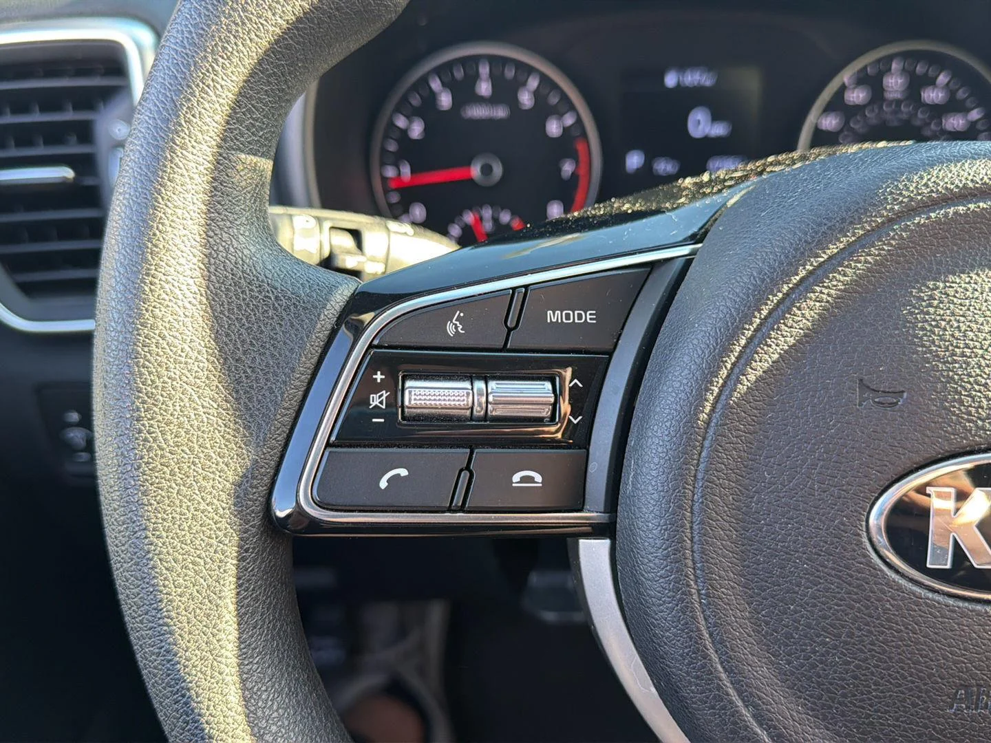 Used 2021 Sparkling Silver Kia LX image 12