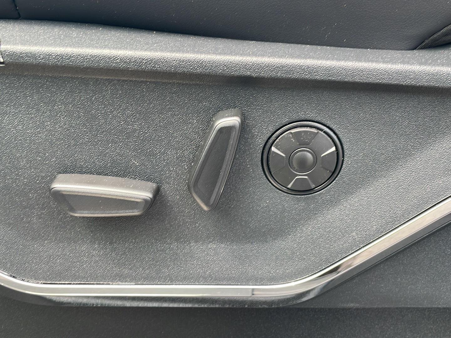 New 2026 Glacier Gray Metallic Tri-Coat Ford F-350® Platinum® image 13