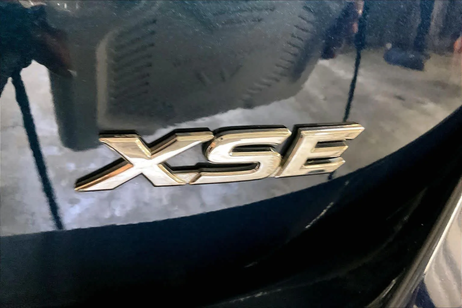 Used 2020 Galactic Aqua Mica Toyota XSE image 10