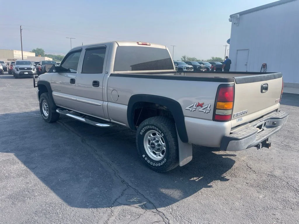 Used 2004 Silver GMC SLT image 4