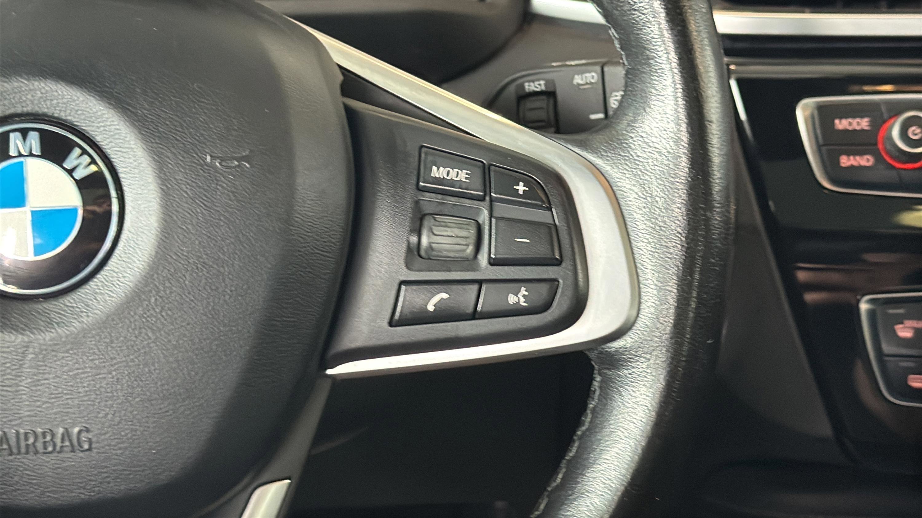 Used 2018 Alpine White BMW sDrive28i image 29