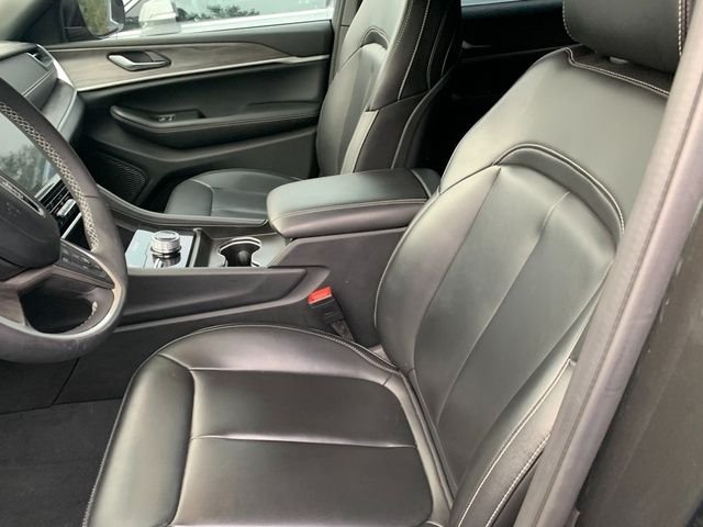 Used 2024 Gray Jeep Limited image 8
