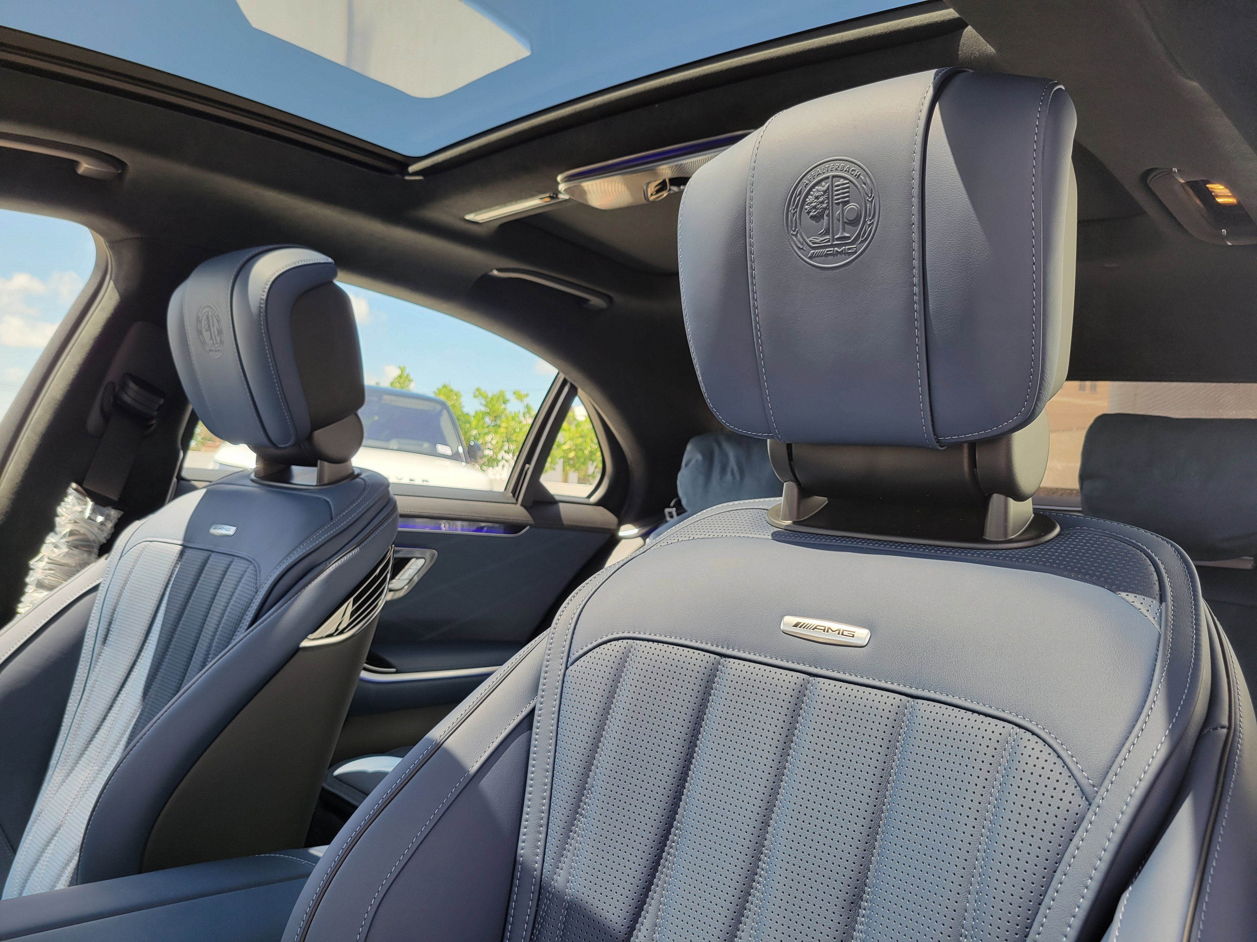 New 2026 MANUFAKTUR Moonlight White Metallic Mercedes-Benz AMG® S 63 E 4MATIC® Sedan image 53