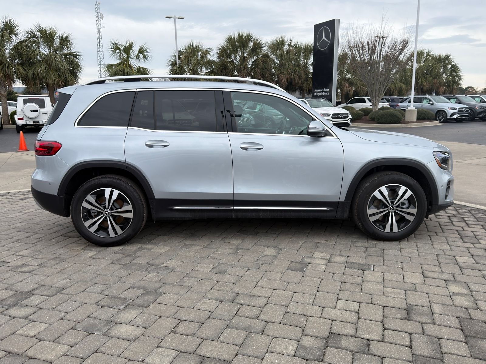 New 2026 Cirrus Silver Metallic Mercedes-Benz GLB 250 image 7