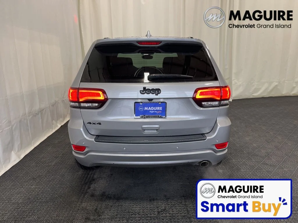 Used 2019 Billet Silver Metallic Clearcoat Jeep Altitude image 34
