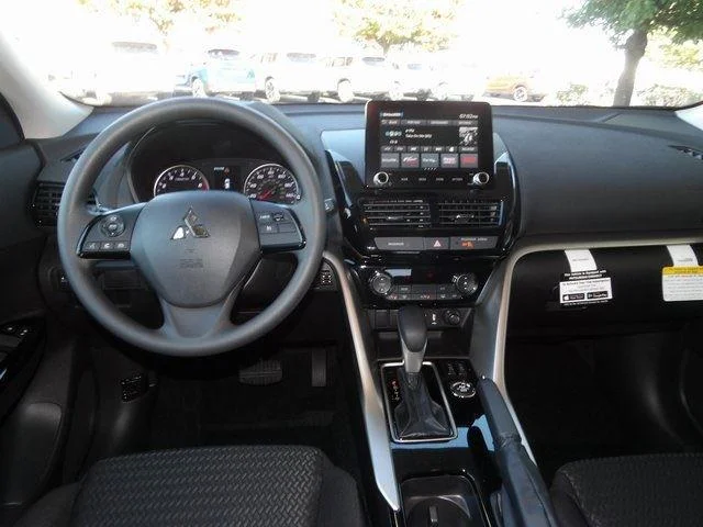 2026 Mitsubishi Eclipse Cross LE - Photo 13