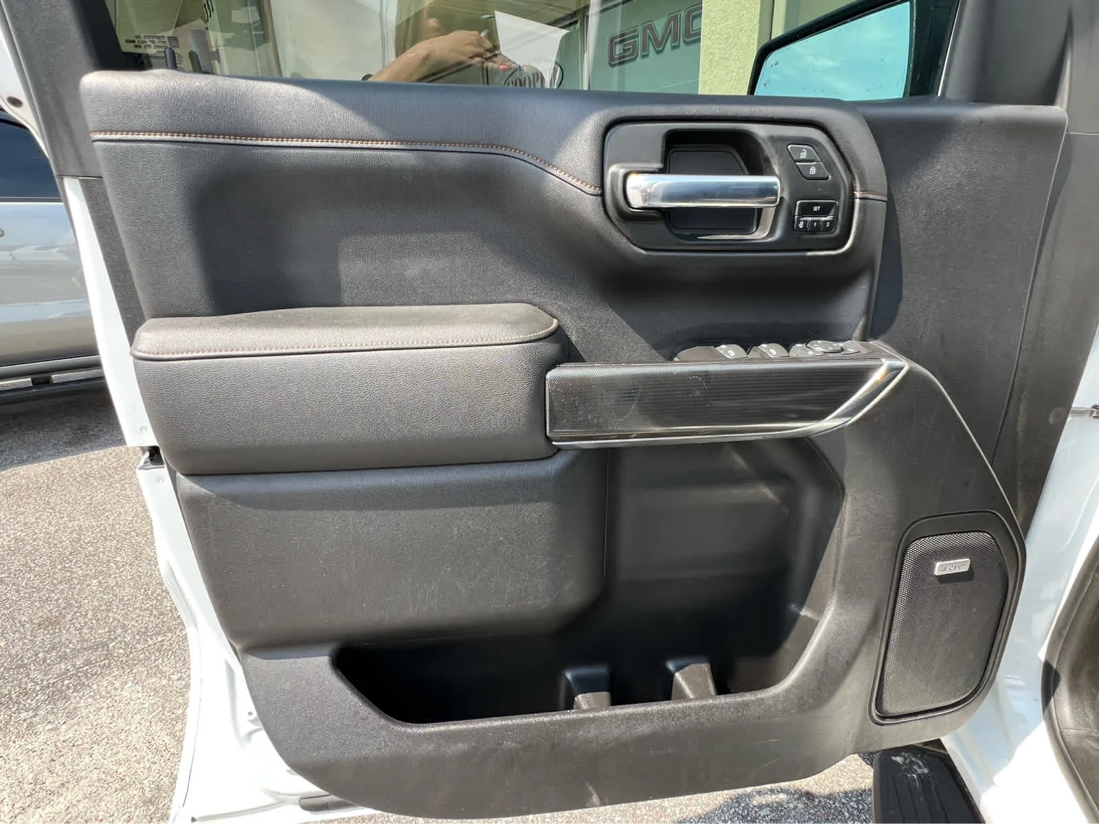 Used 2021 SUMMIT WHITE GMC AT4 image 9