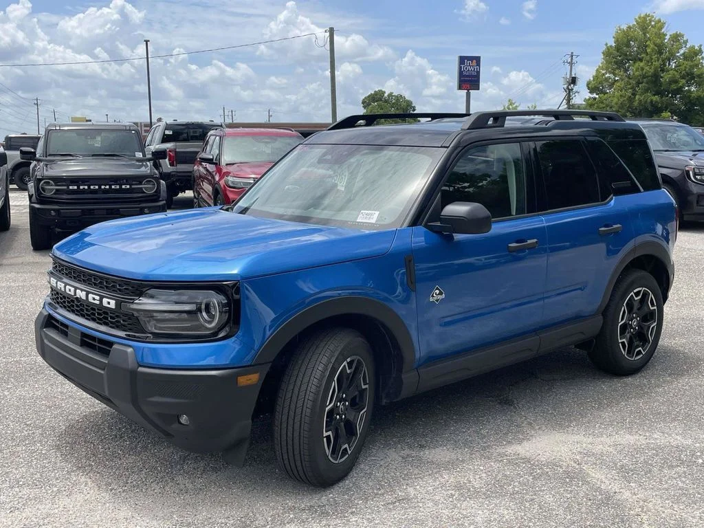 New 2026 Blue Ford Outer Banks image 7