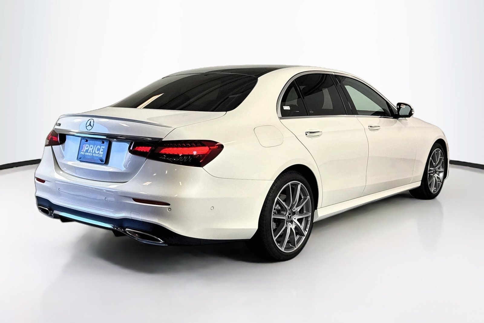 Certified Used 2023 Manufaktur Diamond White Mercedes-Benz E 350 image 5