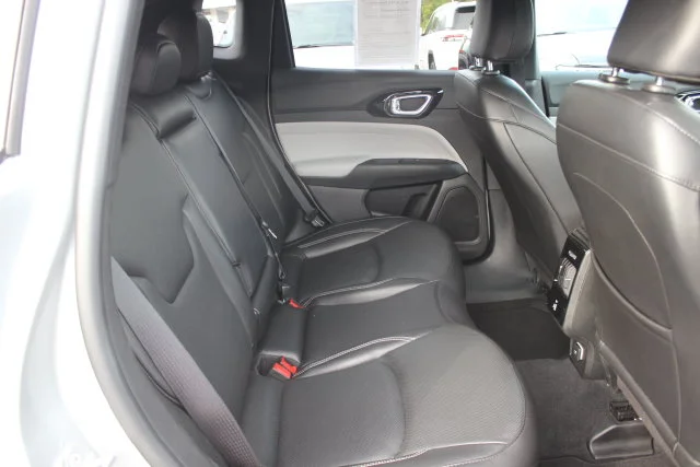 Used 2025 Silver Jeep Limited image 31
