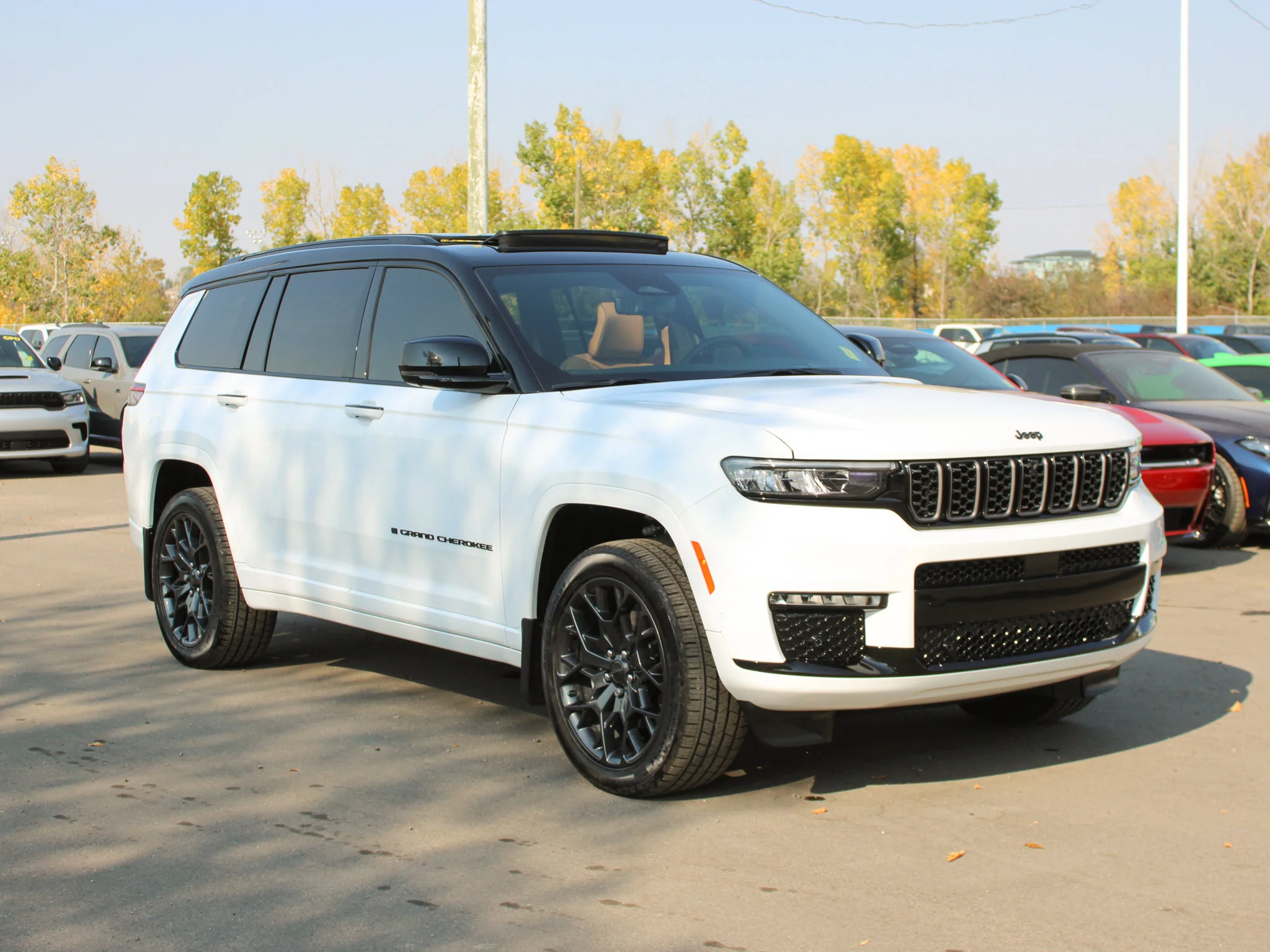 Used 2025 White Jeep Summit Reserve * No Accidents | Luxury SUV | Remote Start | Apple CarPlay image 10