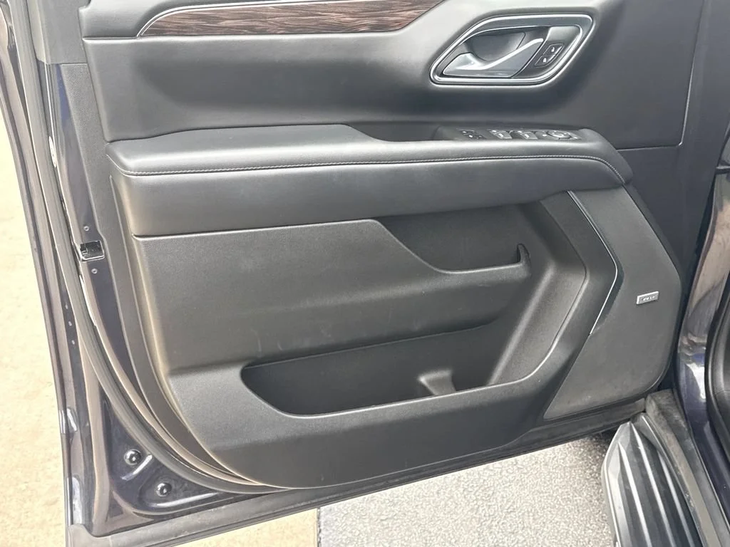 2022 Chevrolet Suburban LT - Photo 27