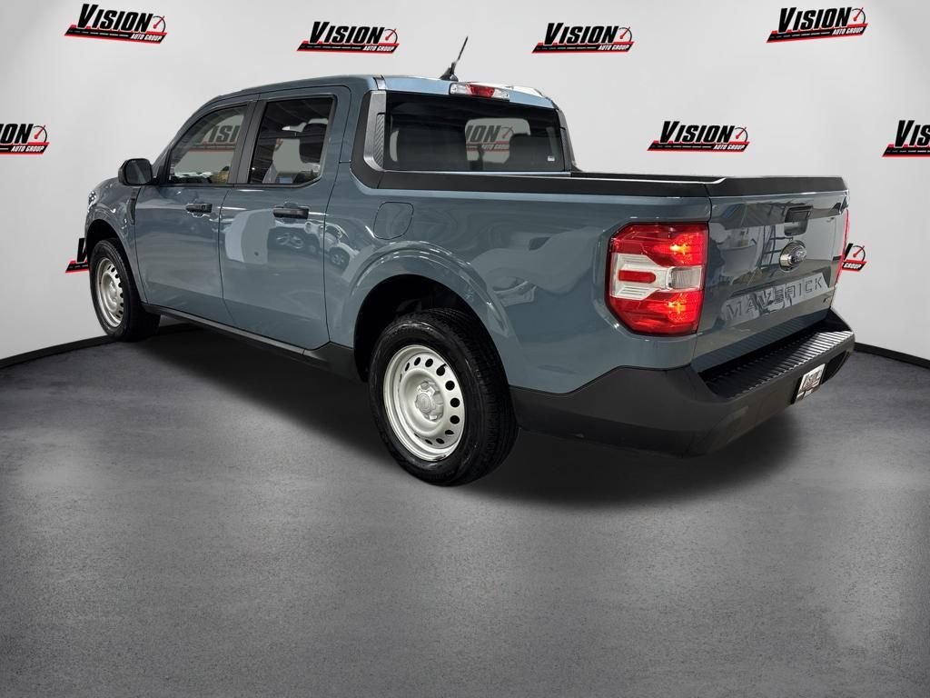 Used 2022  Ford XL image 7