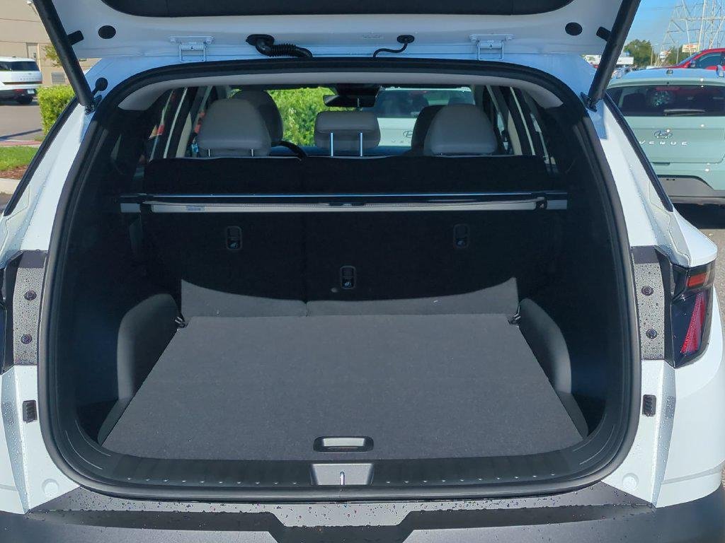New 2026 White Hyundai SEL Convenience image 14