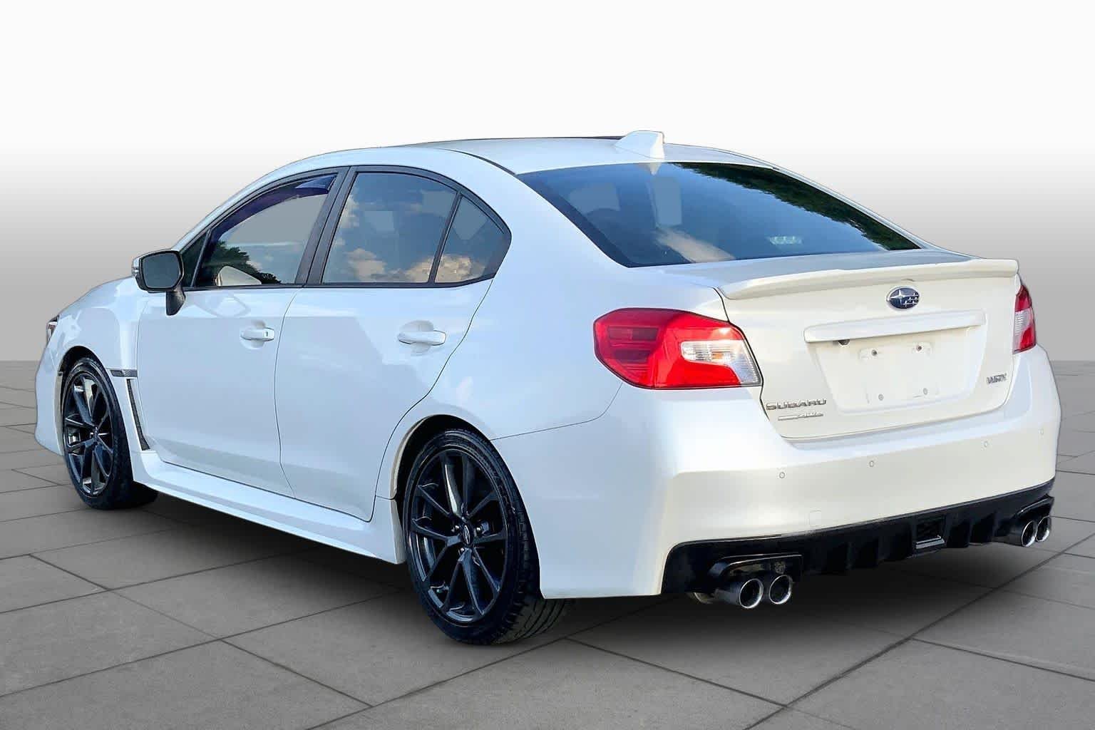 Used 2018 Crystal White Pearl Subaru Limited image 11