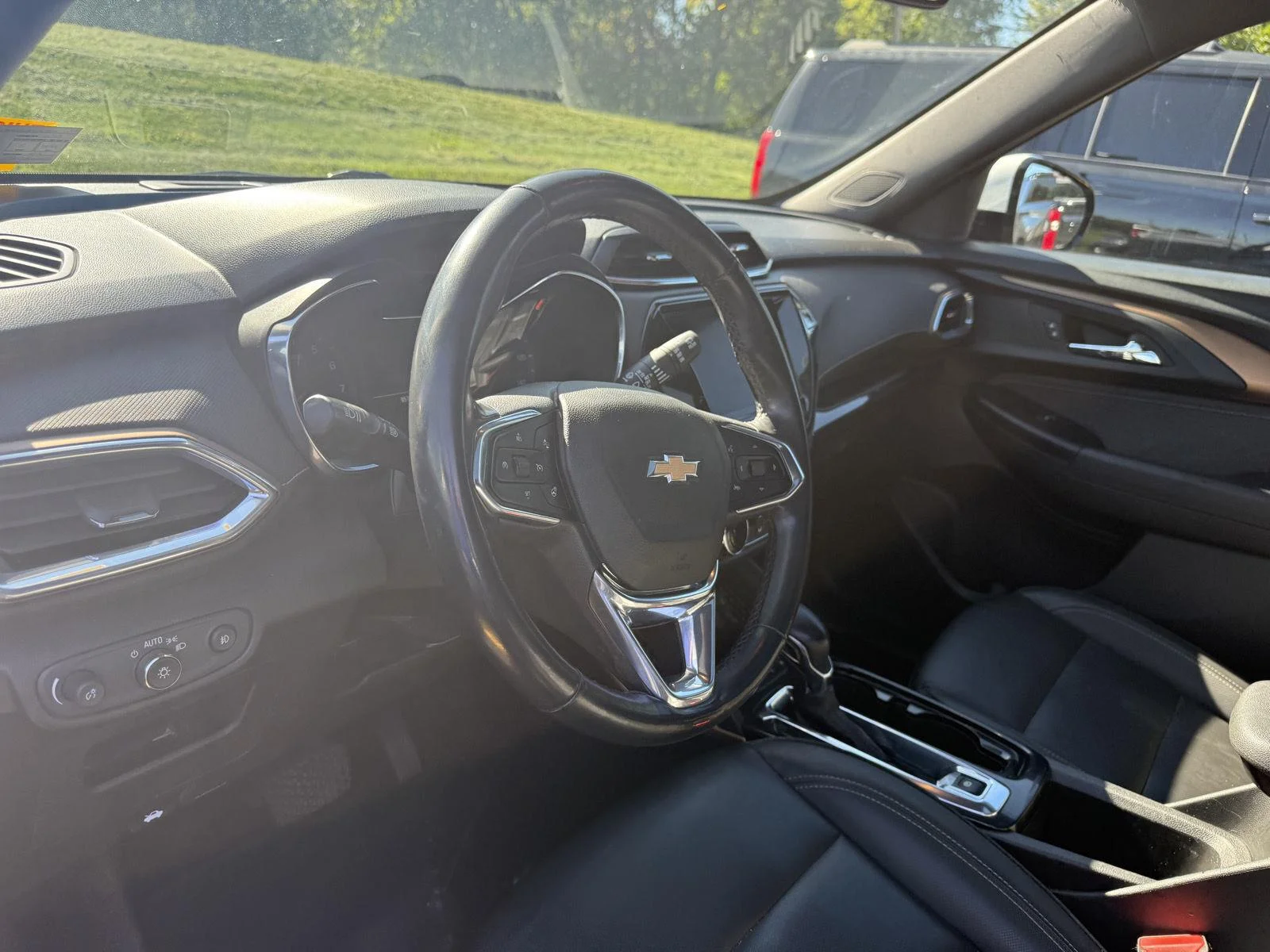 Used 2023 Mosaic Black Metallic Chevrolet ACTIV image 11