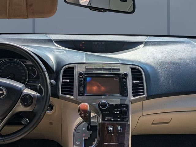 Used 2013 White Toyota LE image 18