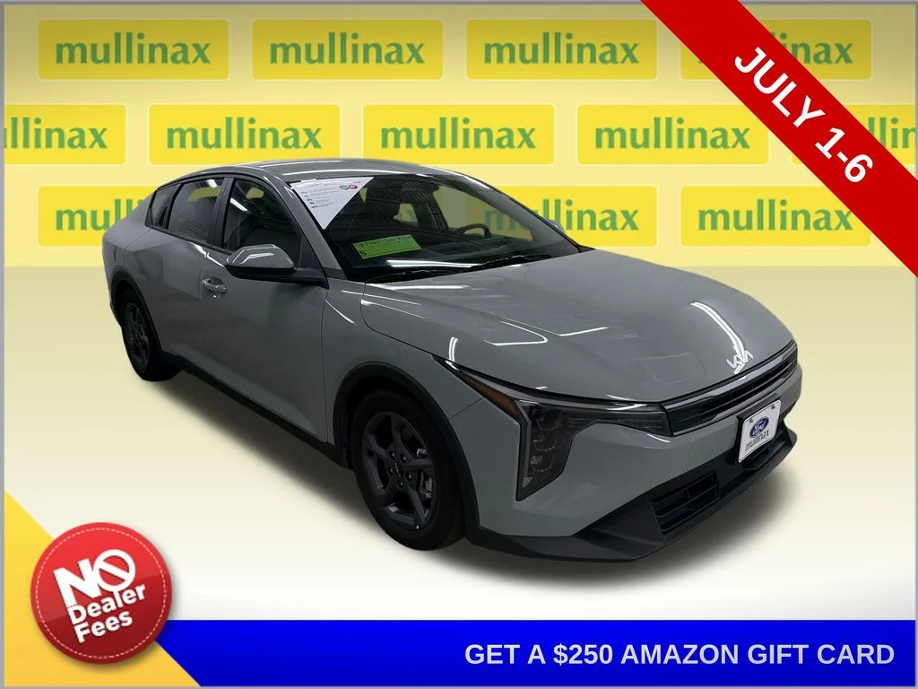 2025 Kia K4 LXS AT's photo