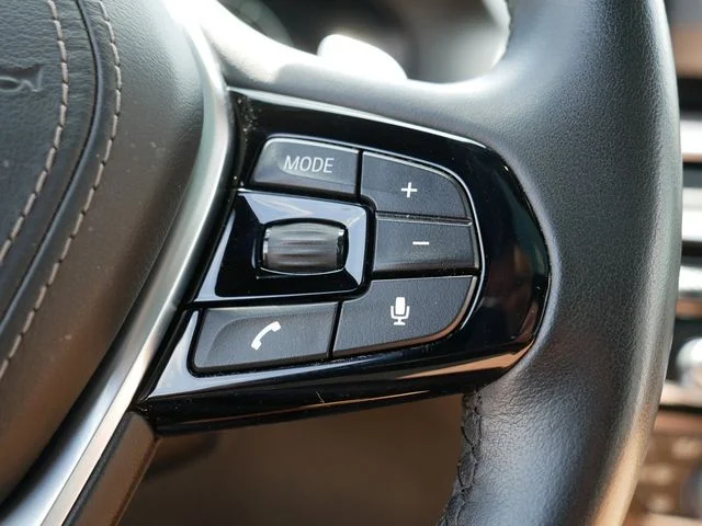Used 2019 Blue Metallic BMW 540i xDrive image 26