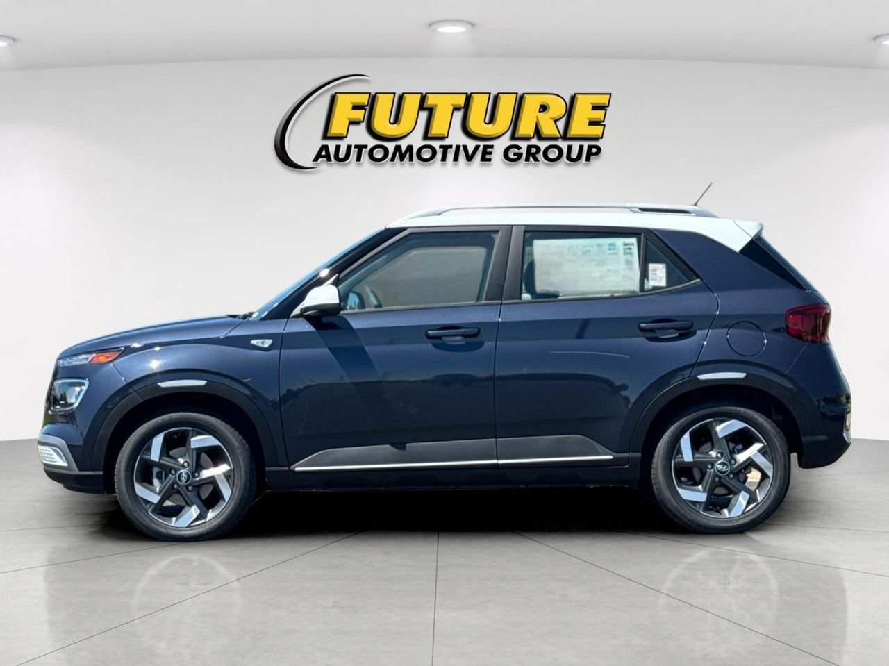 New 2026 White Hyundai SEL w/Two-Tone Roof image 6