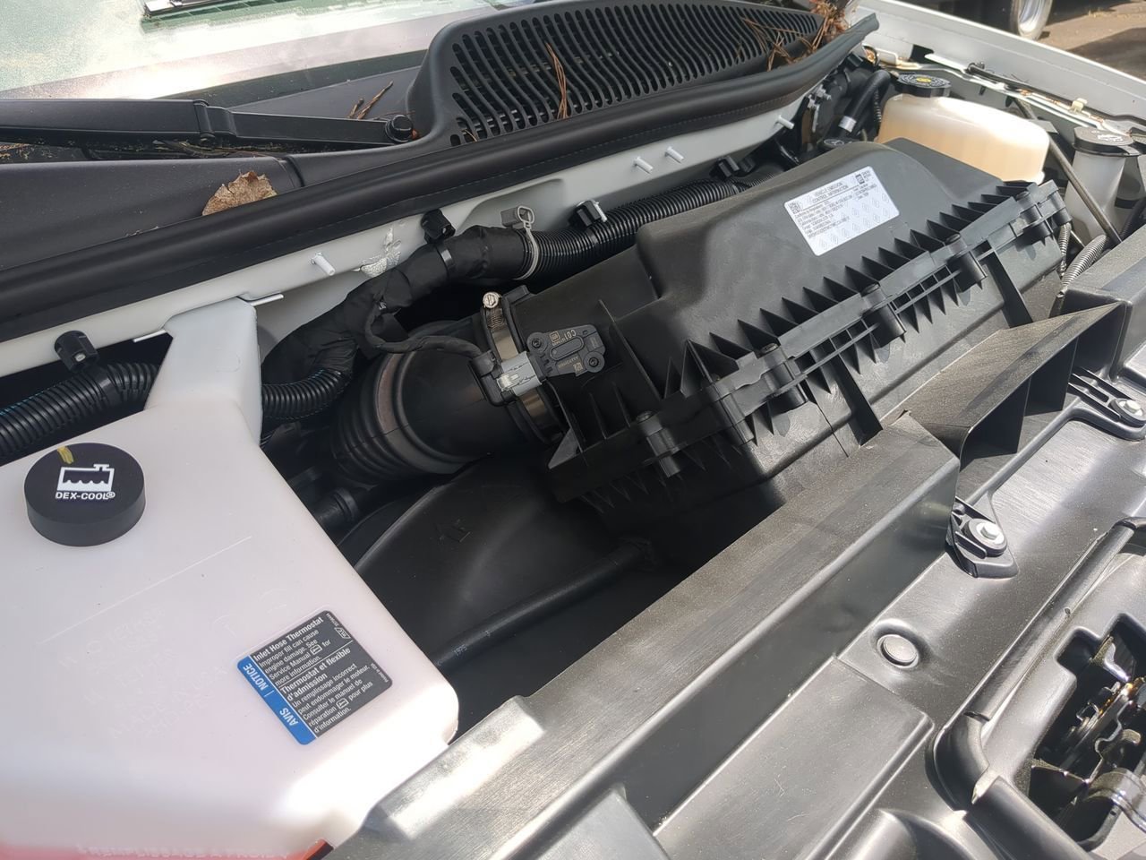 New 2025 Summit White GMC Work Van image 26