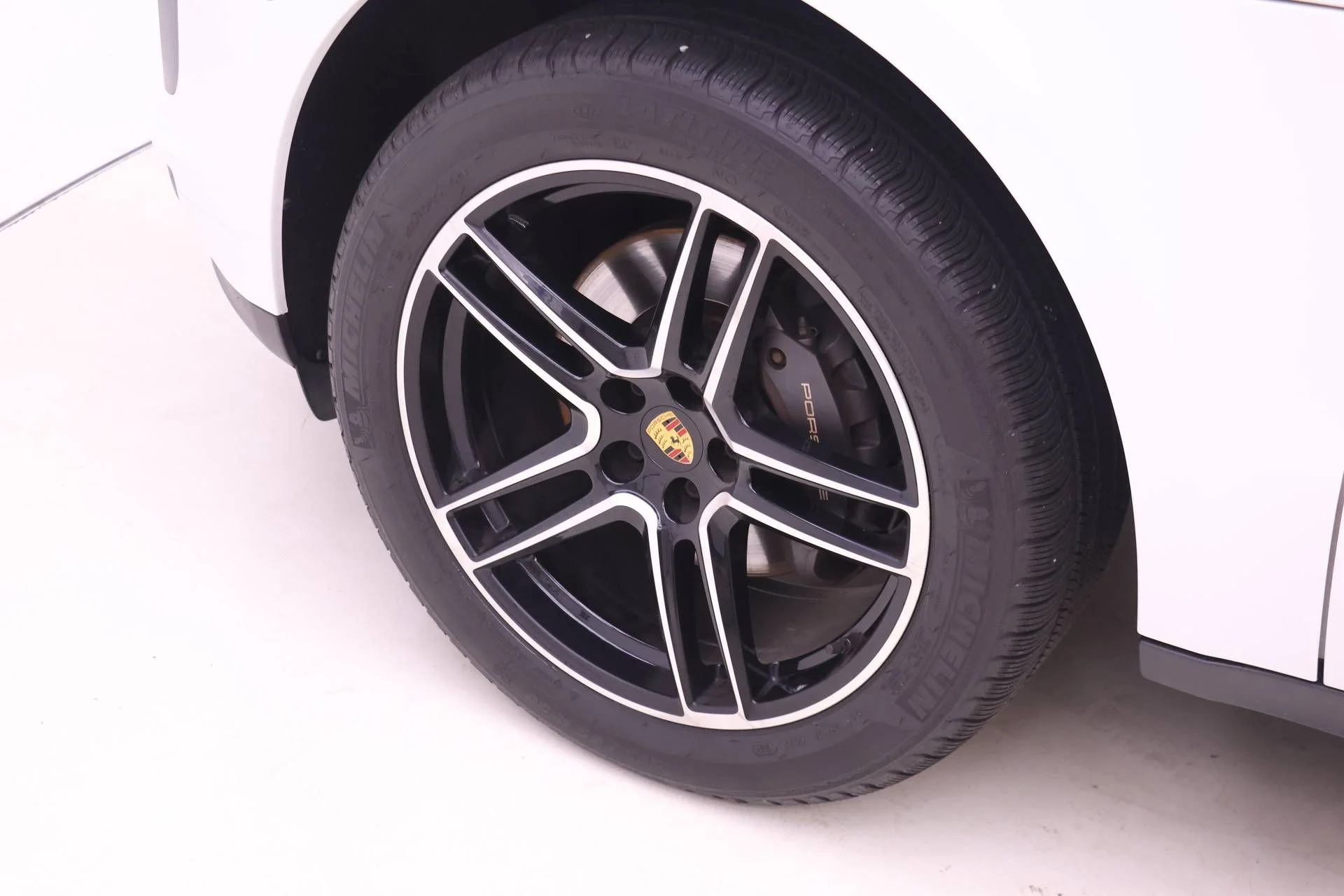 Used 2021 White Porsche  image 23