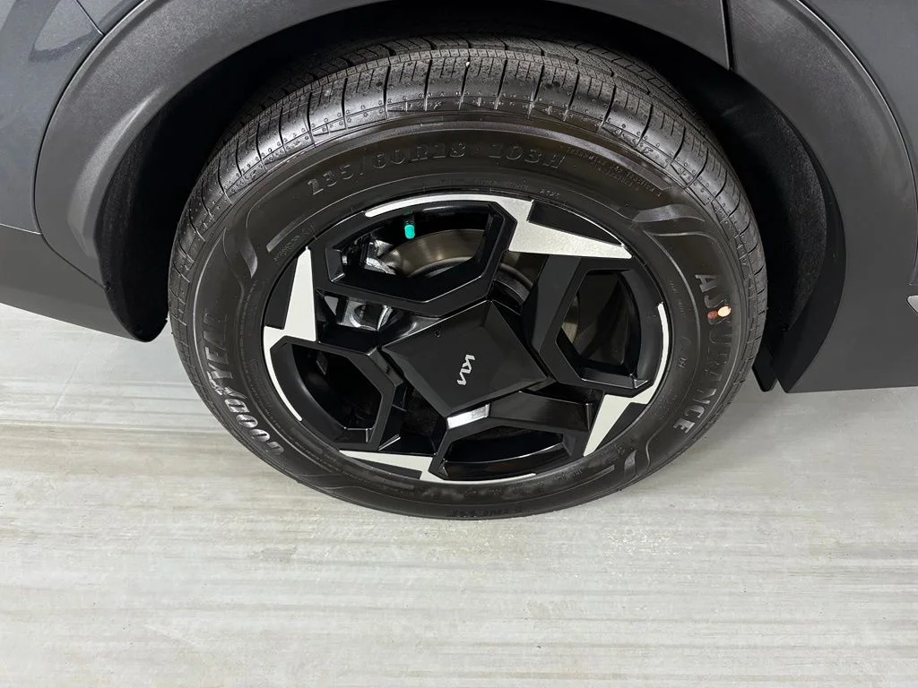 New 2026 Gravity Gray Kia EX image 11