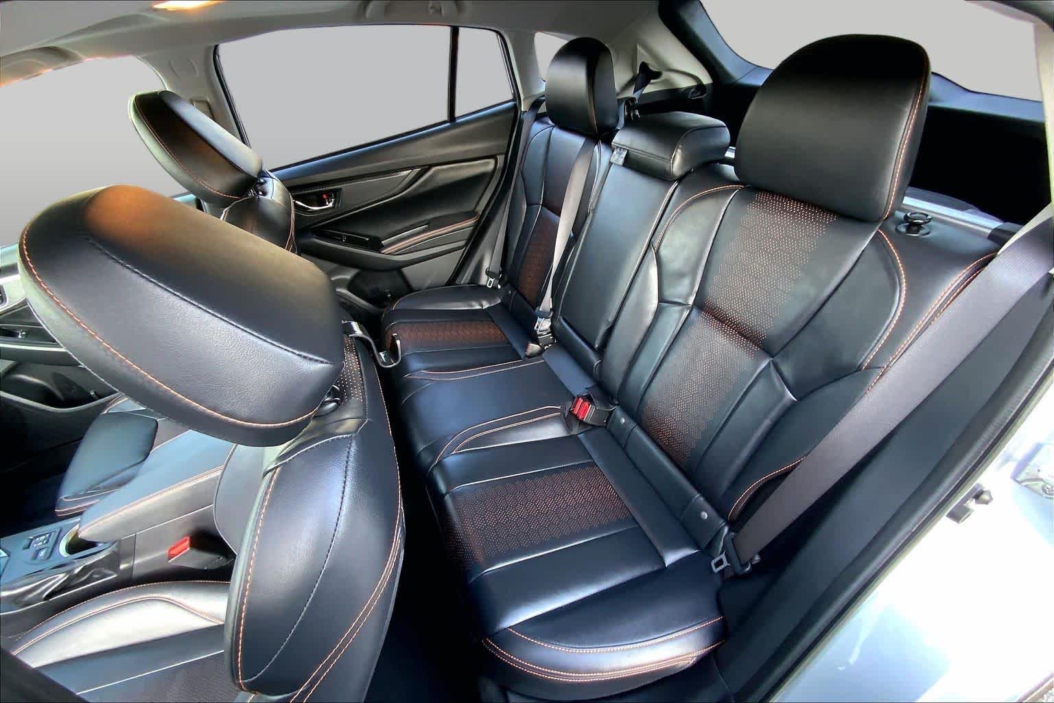 Used 2023 Ice Silver Metallic Subaru Limited image 21