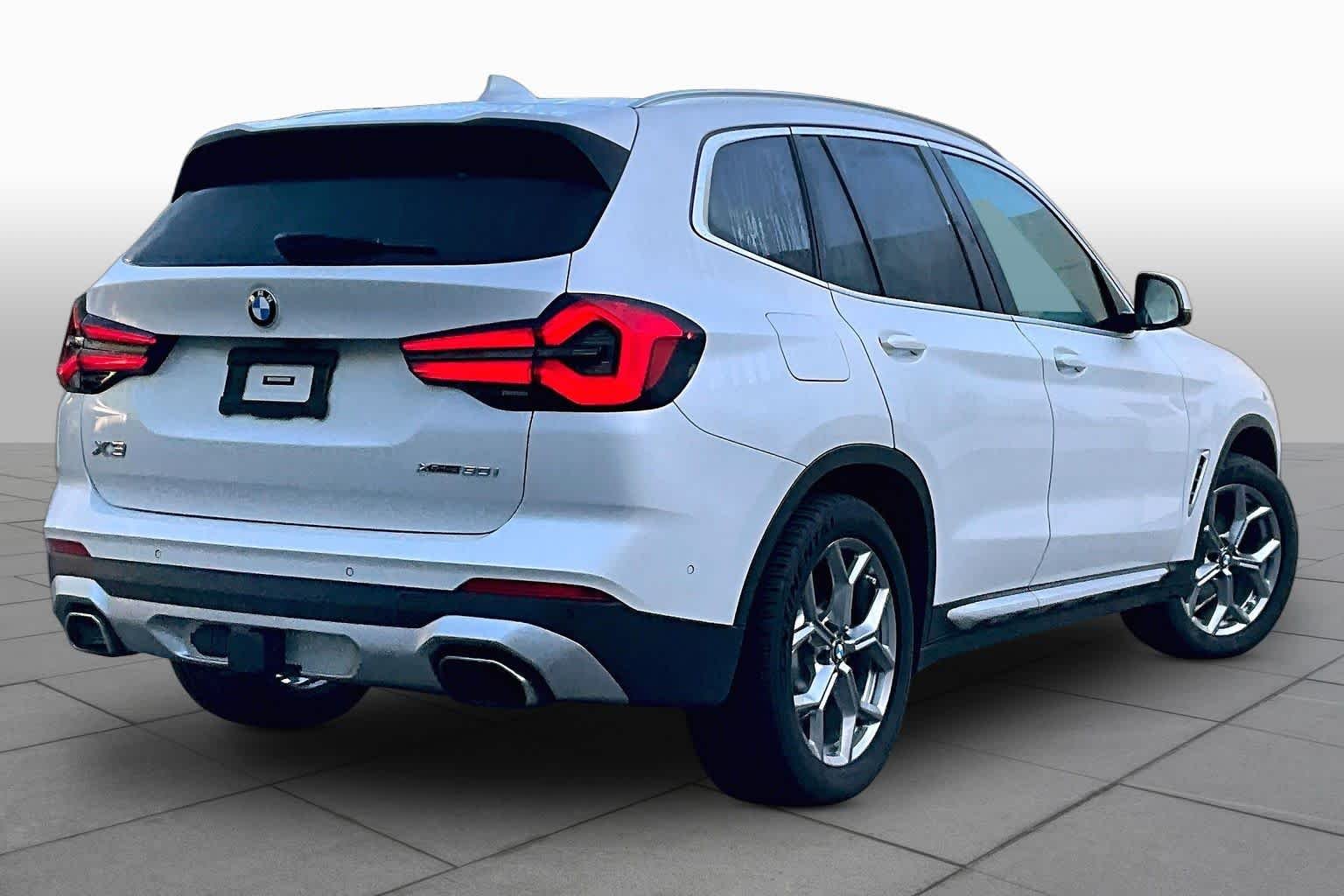 Used 2023 Mineral White Metallic BMW xDrive30i image 13