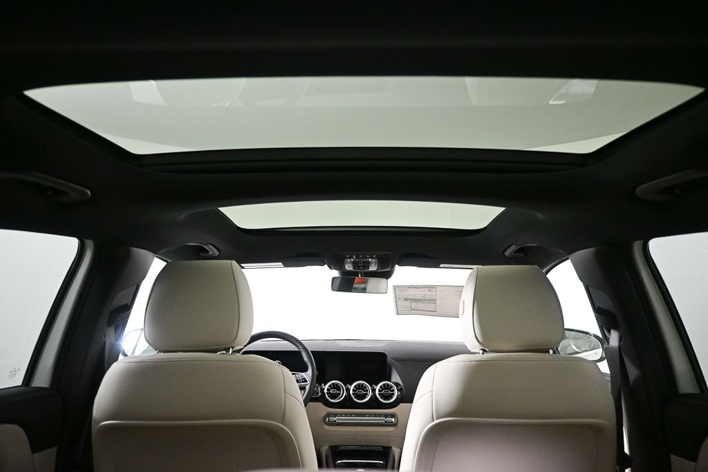 New 2026 Polar White Mercedes-Benz GLA 250 image 20