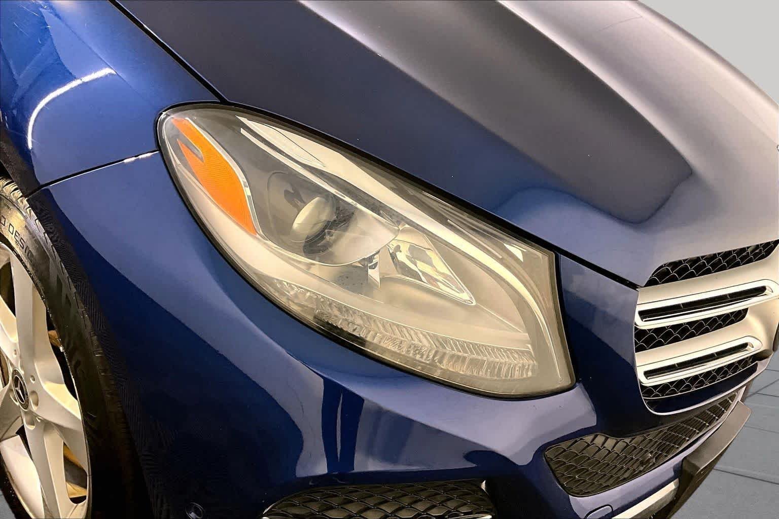 Used 2018 Brilliant Blue Metallic Mercedes-Benz GLE 350 image 27