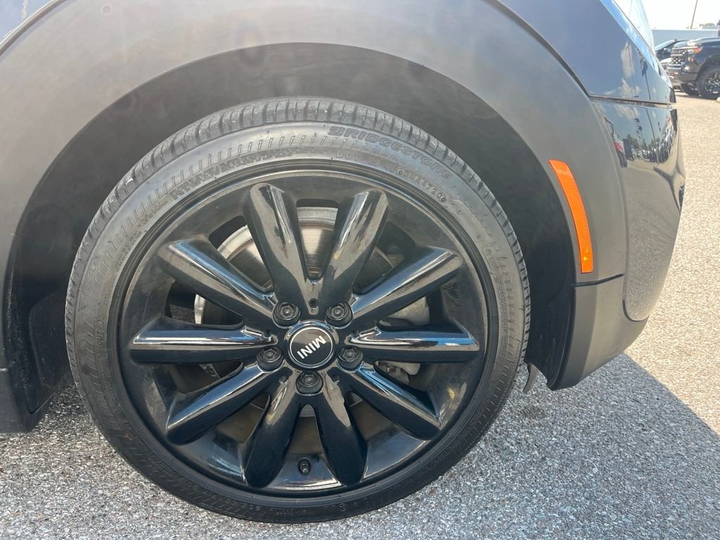 Used 2019 Gray MINI Signature image 8