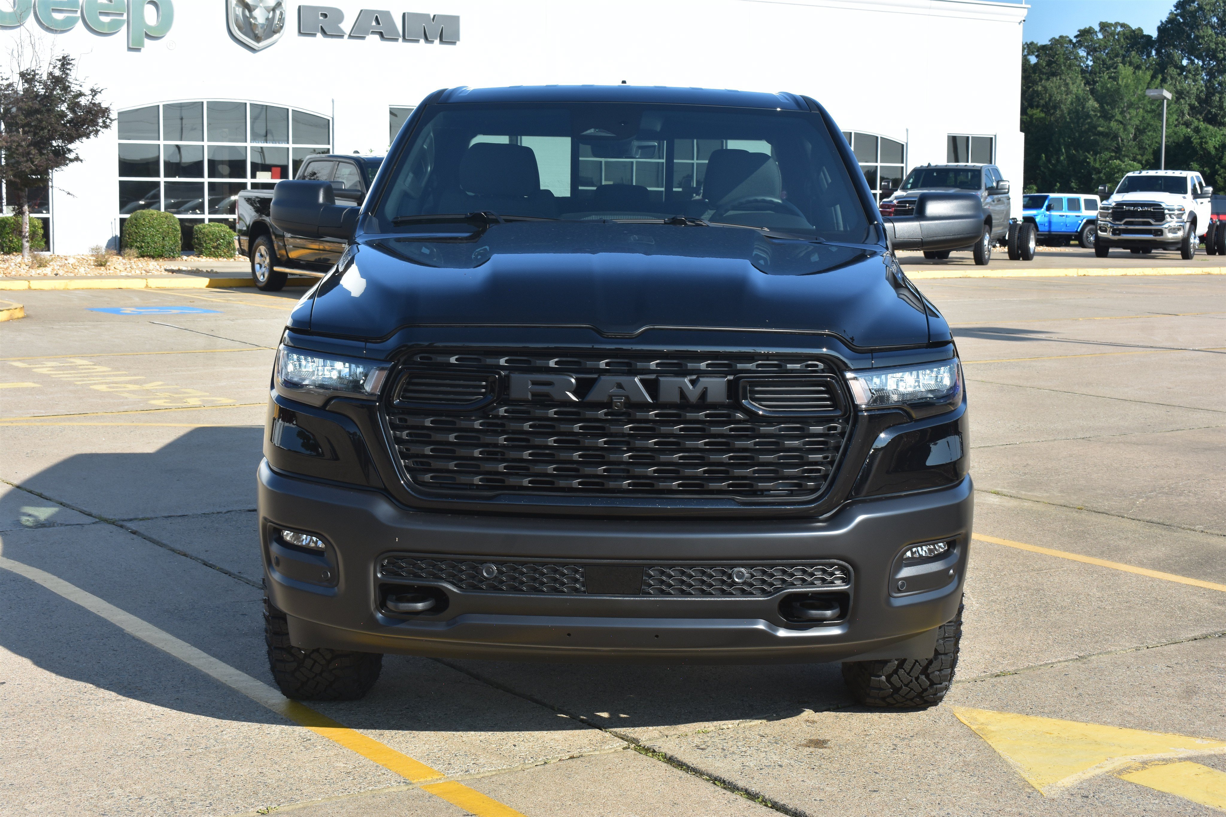 New 2026 Diamond Black Crystal Pearl-Coat Exterior Paint RAM Warlock image 2