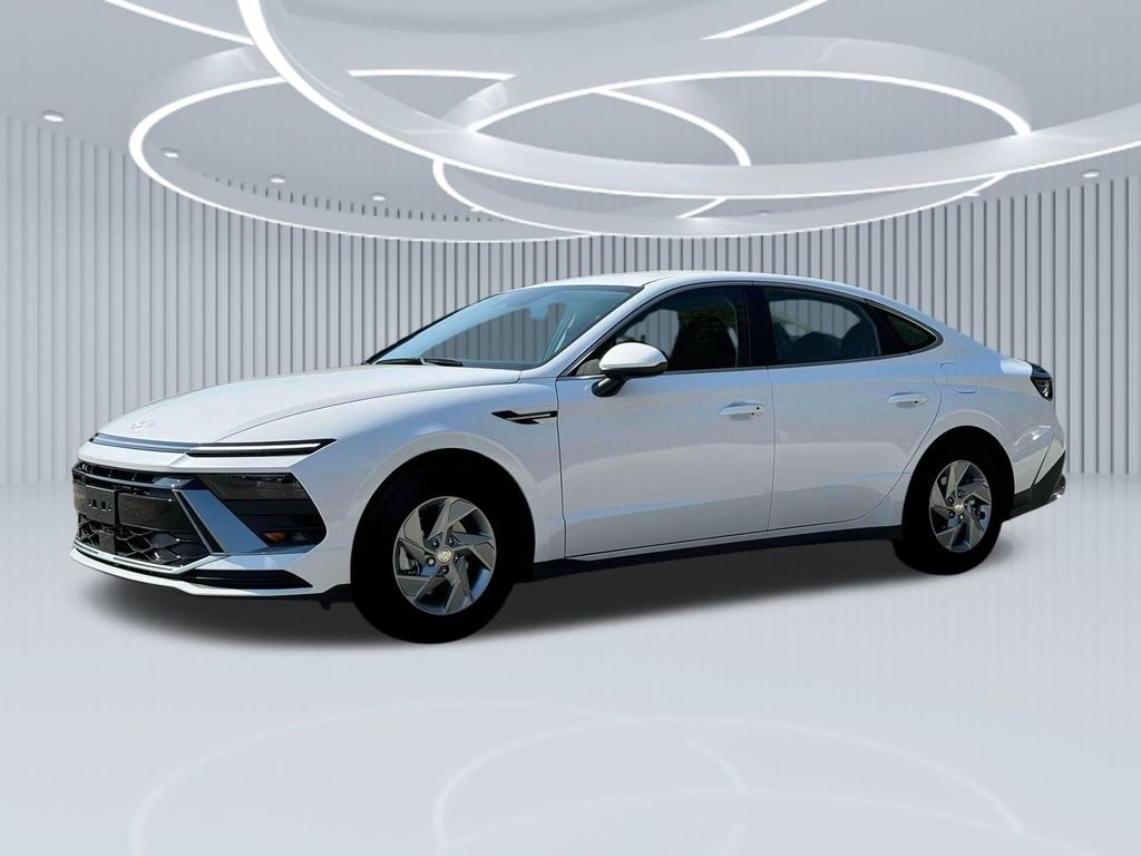 New 2025 White Hyundai SE image 21