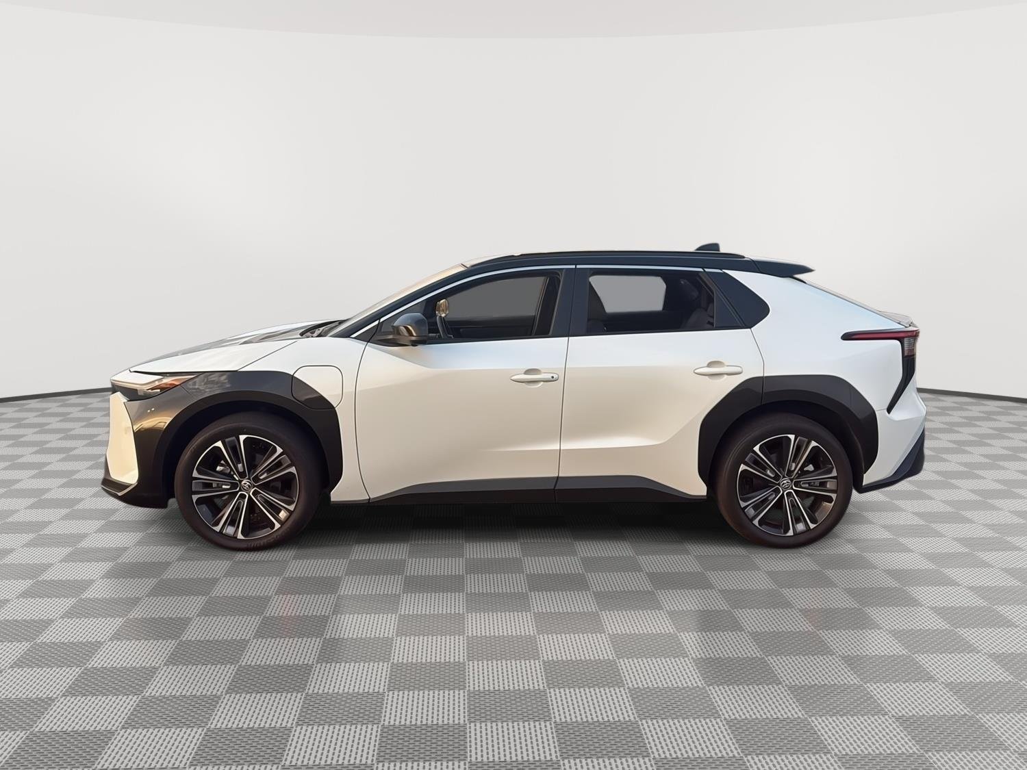 Used 2023 Wind Chill Pearl w/Black Roof Toyota Limited image 10