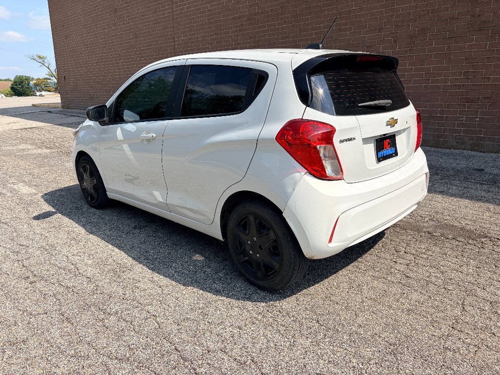 Used 2019 Summit White Chevrolet LS image 3