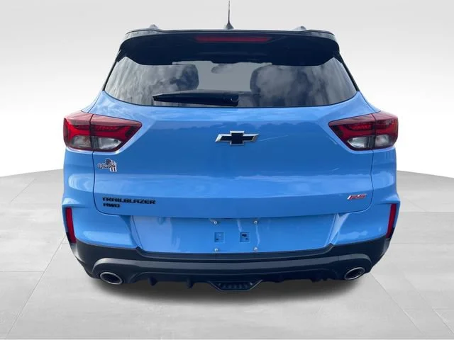Used 2023 Fountain Blue Chevrolet RS image 4
