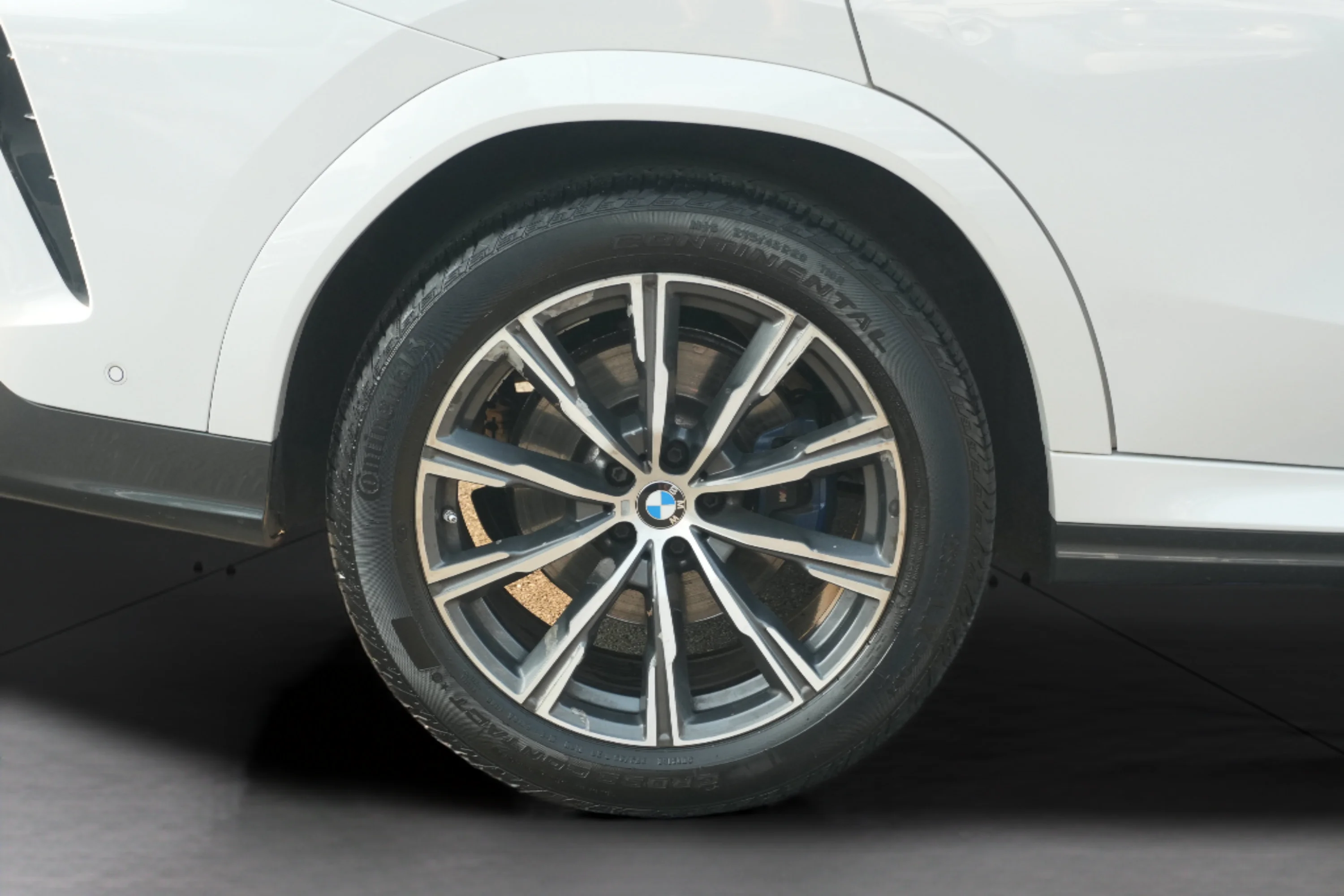 Used 2022 Mineral White Metallic BMW xDrive40i image 42