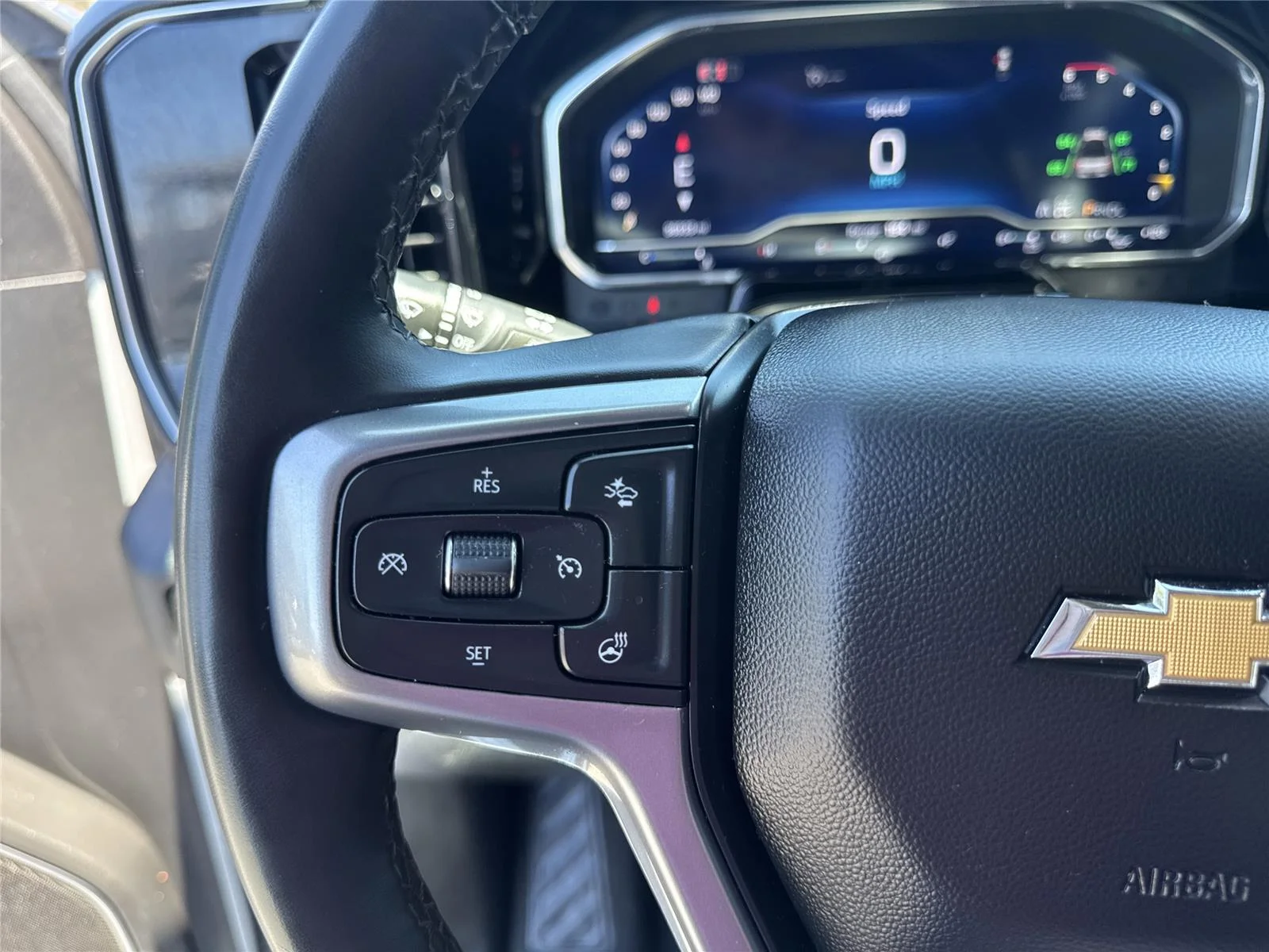 Used 2025 Summit White Chevrolet LT image 21